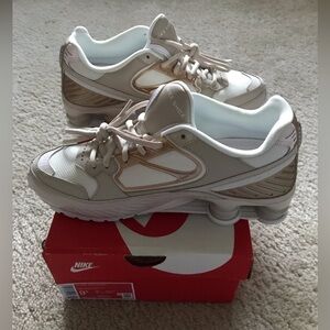 NIKE SHOX SHOCKS Enigma Desert Sand White Shoes